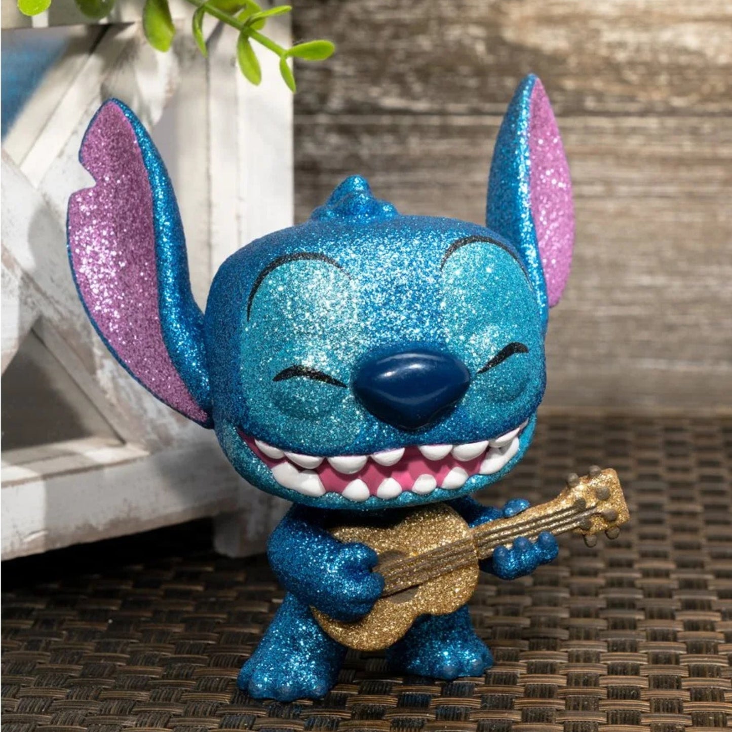 Funko Pop! Disney: Stitch con ukelele - Edición Diamante