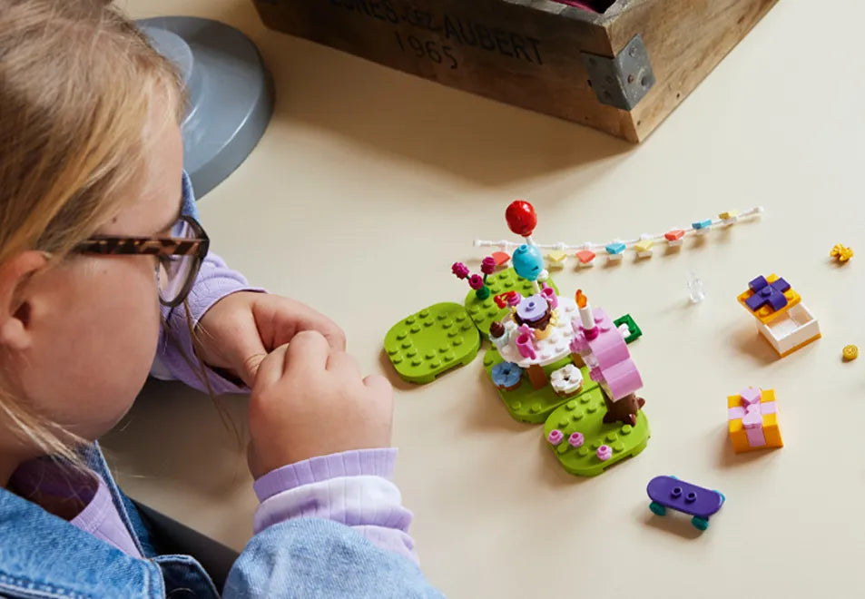 LEGO Animal Crossing: Fiesta de cumpleaños de Azulino